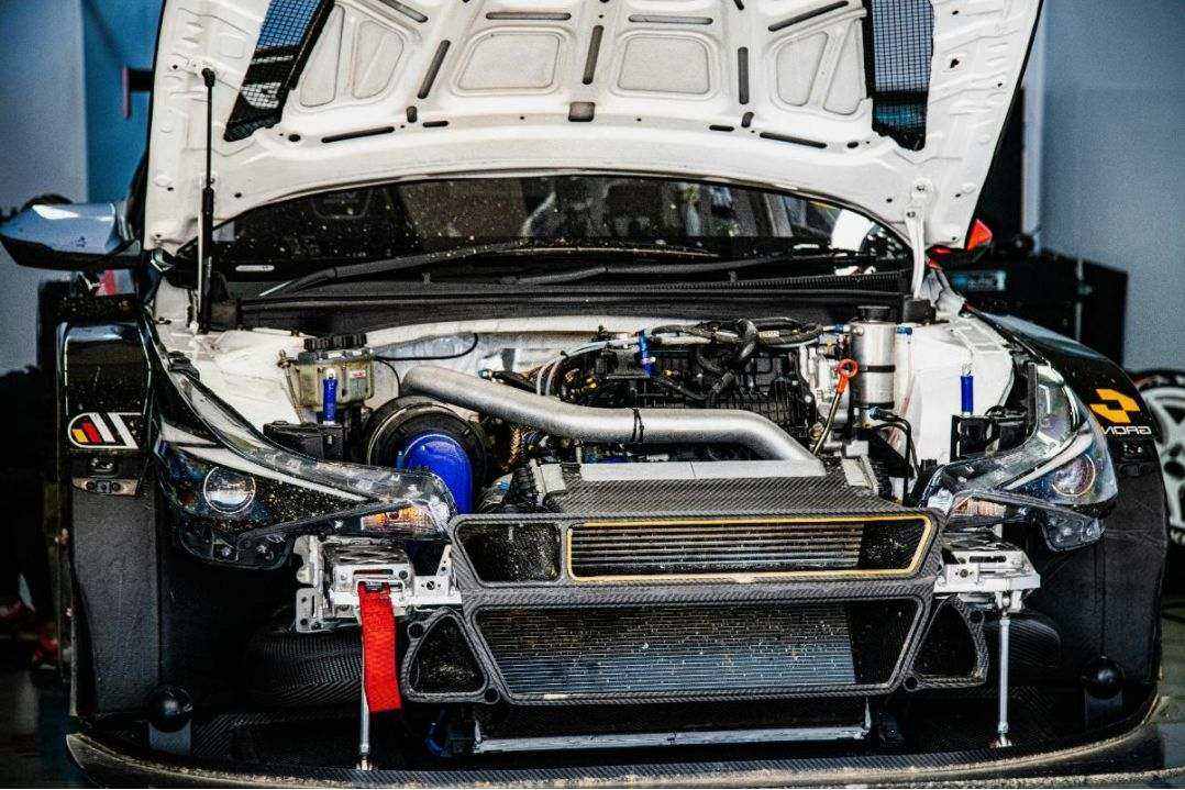SUV mit Keramikbeschichtung Hintergrund